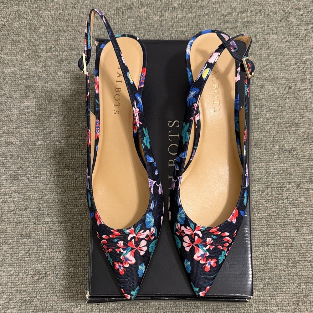New Talbots Navy Floral Slingback Heels